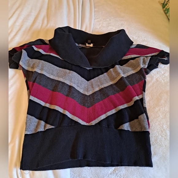 IZ short-sleeved sweater - Picture 3 of 4